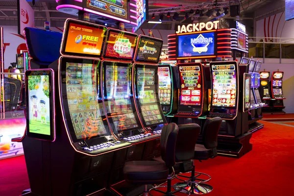 Gem Saviour gameplay interface showing gem selection and multiplier display