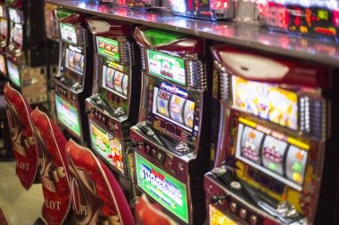 Table Games betting interface showing game information and player count